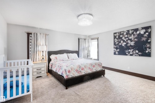 3223 Allan Way, Edmonton, AB - Indoor Photo Showing Bedroom