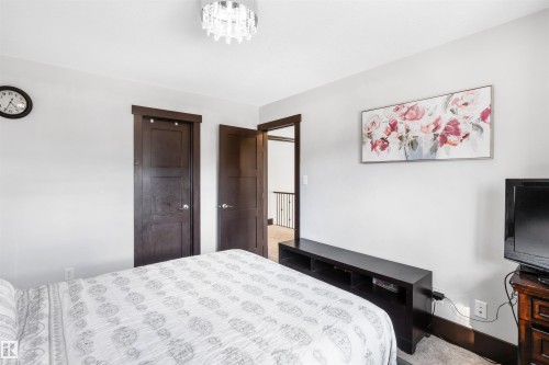 3223 Allan Way, Edmonton, AB - Indoor Photo Showing Bedroom