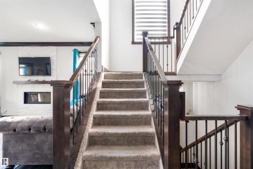 3223 Allan Way, Edmonton, AB - Indoor Photo Showing Other Room