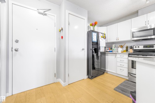 #213 4312 139 Avenue, Edmonton, AB - Indoor Photo Showing Kitchen