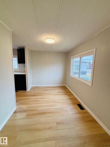 67 Ridgeway Dr, Edmonton, AB - Indoor Photo Showing Other Room