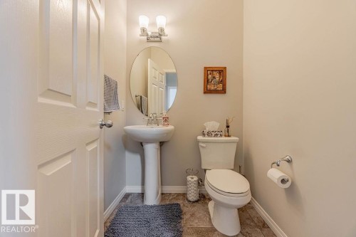 1019 Coopers Hawk Link, Edmonton, AB - Indoor Photo Showing Bathroom