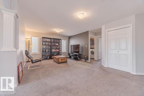 1019 Coopers Hawk Link, Edmonton, AB - Indoor