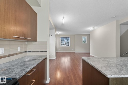 #29 655 Watt Boulevard Sw, Edmonton, AB - Indoor Photo Showing Kitchen