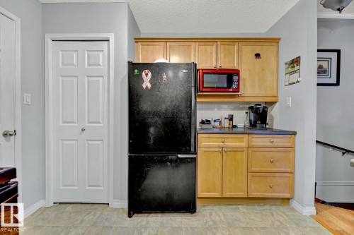33C 79 Bellerose Drive, St. Albert, AB - Indoor Photo Showing Kitchen