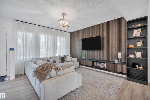 19 525 Secord Boulevard, Edmonton, AB - Indoor Photo Showing Other Room