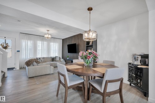 19 525 Secord Boulevard, Edmonton, AB - Indoor Photo Showing Dining Room