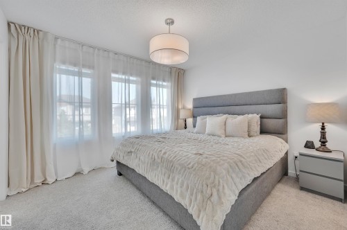 19 525 Secord Boulevard, Edmonton, AB - Indoor Photo Showing Bedroom