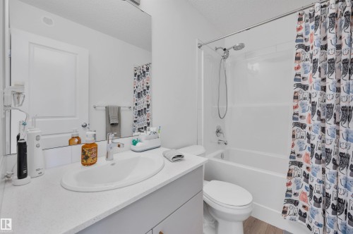 19 525 Secord Boulevard, Edmonton, AB - Indoor Photo Showing Bathroom