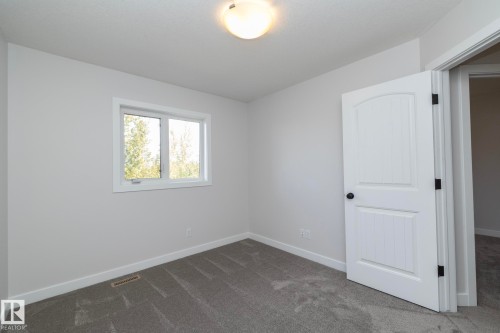 197 Birchwood Close, Devon, AB - Indoor Photo Showing Other Room