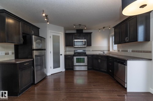 197 Birchwood Close, Devon, AB - Indoor Photo Showing Kitchen