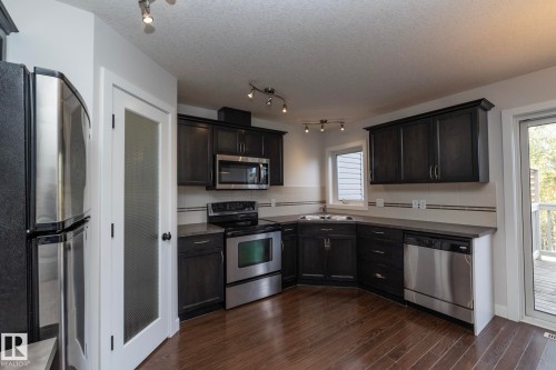 197 Birchwood Close, Devon, AB - Indoor Photo Showing Kitchen