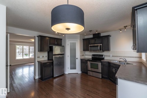 197 Birchwood Close, Devon, AB - Indoor Photo Showing Kitchen With Double Sink