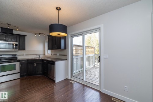 197 Birchwood Close, Devon, AB - Indoor Photo Showing Kitchen