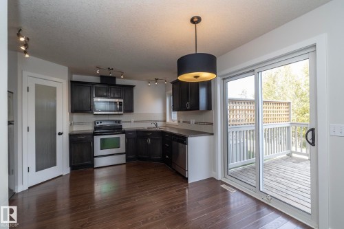 197 Birchwood Close, Devon, AB - Indoor Photo Showing Kitchen