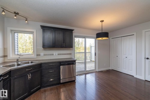 197 Birchwood Close, Devon, AB - Indoor Photo Showing Kitchen With Double Sink