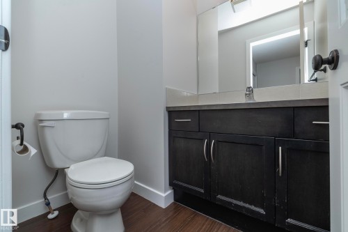 197 Birchwood Close, Devon, AB - Indoor Photo Showing Bathroom