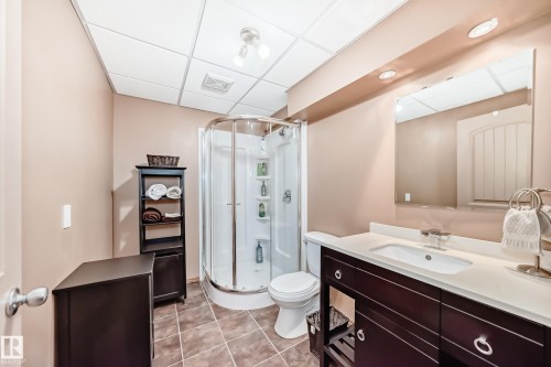 15815 63 Street, Edmonton, AB - Indoor Photo Showing Bathroom