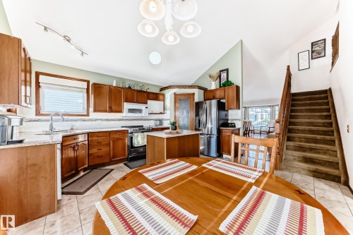 15815 63 Street, Edmonton, AB - Indoor Photo Showing Kitchen