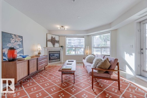 102 9008 99 Avenue  Edmonton, AB T5H 4M6