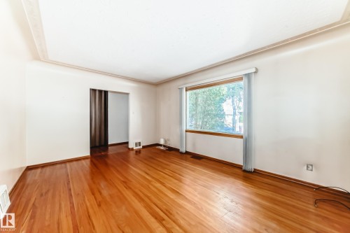11424 105 Street, Edmonton, AB - Indoor Photo Showing Other Room