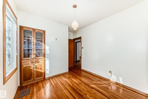 11424 105 Street, Edmonton, AB - Indoor Photo Showing Other Room