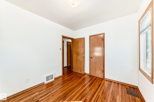 11424 105 Street, Edmonton, AB - Indoor Photo Showing Other Room
