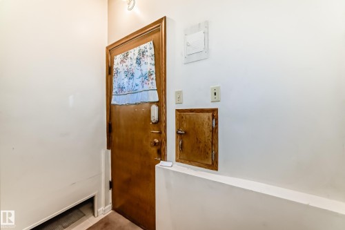 11424 105 Street, Edmonton, AB - Indoor Photo Showing Other Room