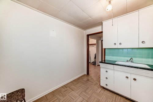11424 105 Street, Edmonton, AB - Indoor Photo Showing Other Room