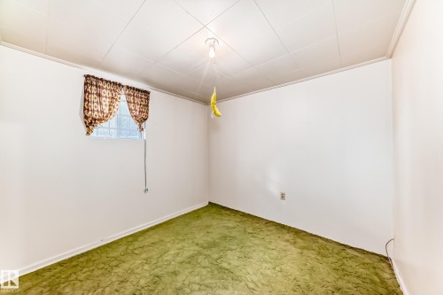 11424 105 Street, Edmonton, AB - Indoor Photo Showing Other Room
