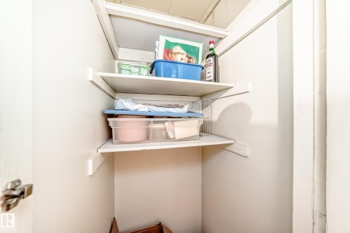 11424 105 Street, Edmonton, AB - Indoor