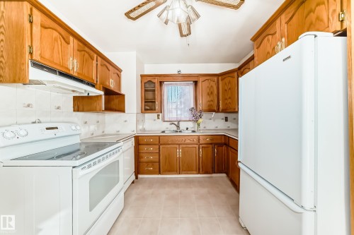 11424 105 Street, Edmonton, AB - Indoor Photo Showing Kitchen With Double Sink