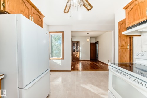 11424 105 Street, Edmonton, AB - Indoor Photo Showing Other Room