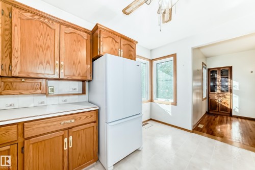 11424 105 Street, Edmonton, AB - Indoor Photo Showing Kitchen