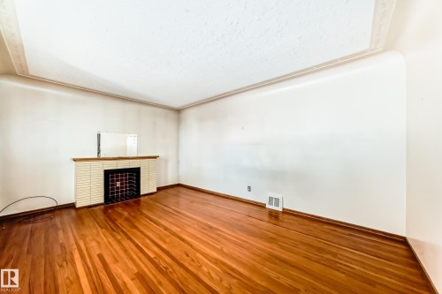 11424 105 Street, Edmonton, AB - Indoor Photo Showing Other Room