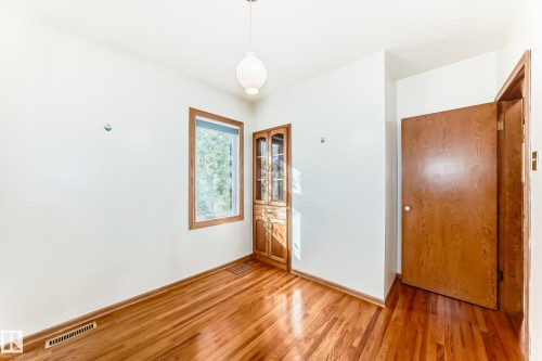 11424 105 Street, Edmonton, AB - Indoor Photo Showing Other Room