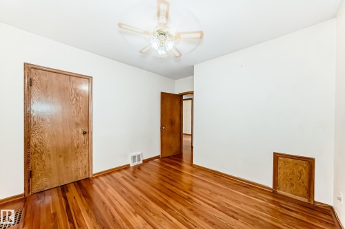 11424 105 Street, Edmonton, AB - Indoor Photo Showing Other Room