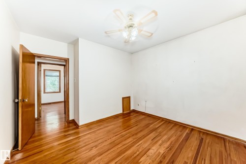 11424 105 Street, Edmonton, AB - Indoor Photo Showing Other Room