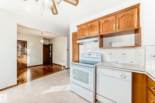 11424 105 Street, Edmonton, AB - Indoor Photo Showing Kitchen