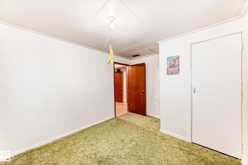 11424 105 Street, Edmonton, AB - Indoor Photo Showing Other Room