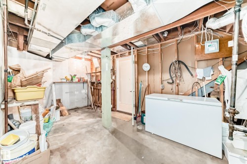 11424 105 Street, Edmonton, AB - Indoor Photo Showing Laundry Room