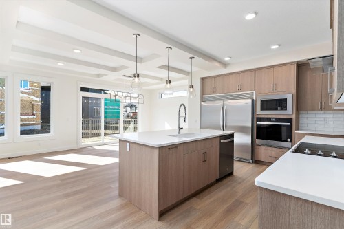 7181 177A Ave, Edmonton, AB - Indoor Photo Showing Kitchen With Upgraded Kitchen