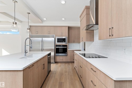 7181 177A Ave, Edmonton, AB - Indoor Photo Showing Kitchen With Double Sink With Upgraded Kitchen