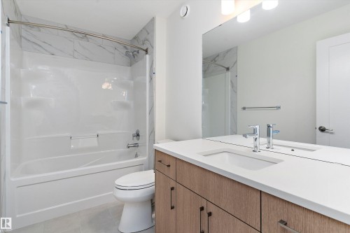 7181 177A Ave, Edmonton, AB - Indoor Photo Showing Bathroom