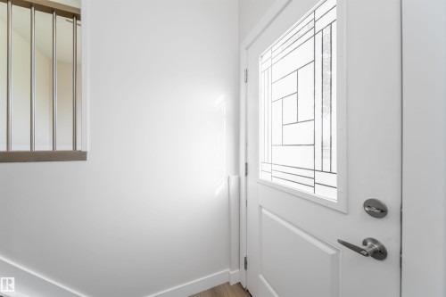 7115 12 Avenue, Edmonton, AB - Indoor Photo Showing Other Room