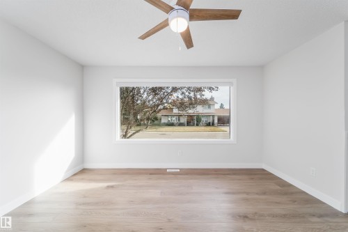 7115 12 Avenue, Edmonton, AB - Indoor Photo Showing Other Room