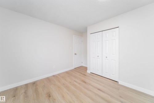7115 12 Avenue, Edmonton, AB - Indoor Photo Showing Other Room