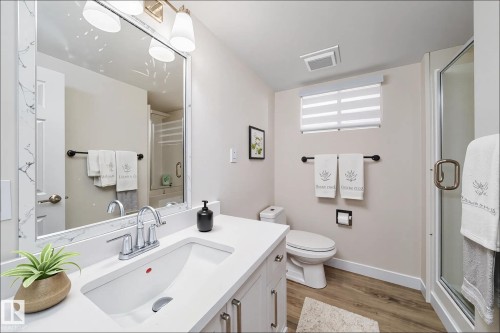 7115 12 Avenue, Edmonton, AB - Indoor Photo Showing Bathroom