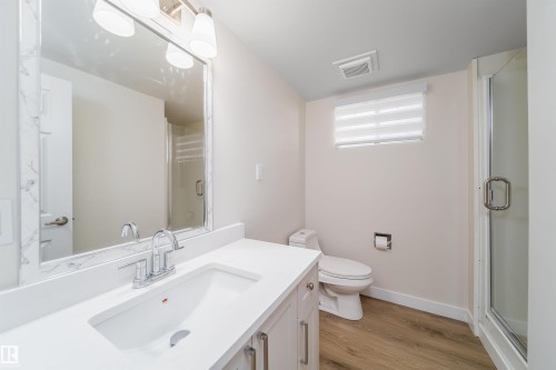 7115 12 Avenue, Edmonton, AB - Indoor Photo Showing Bathroom