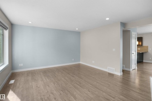 33 9535 217 Street, Edmonton, AB - Indoor Photo Showing Other Room